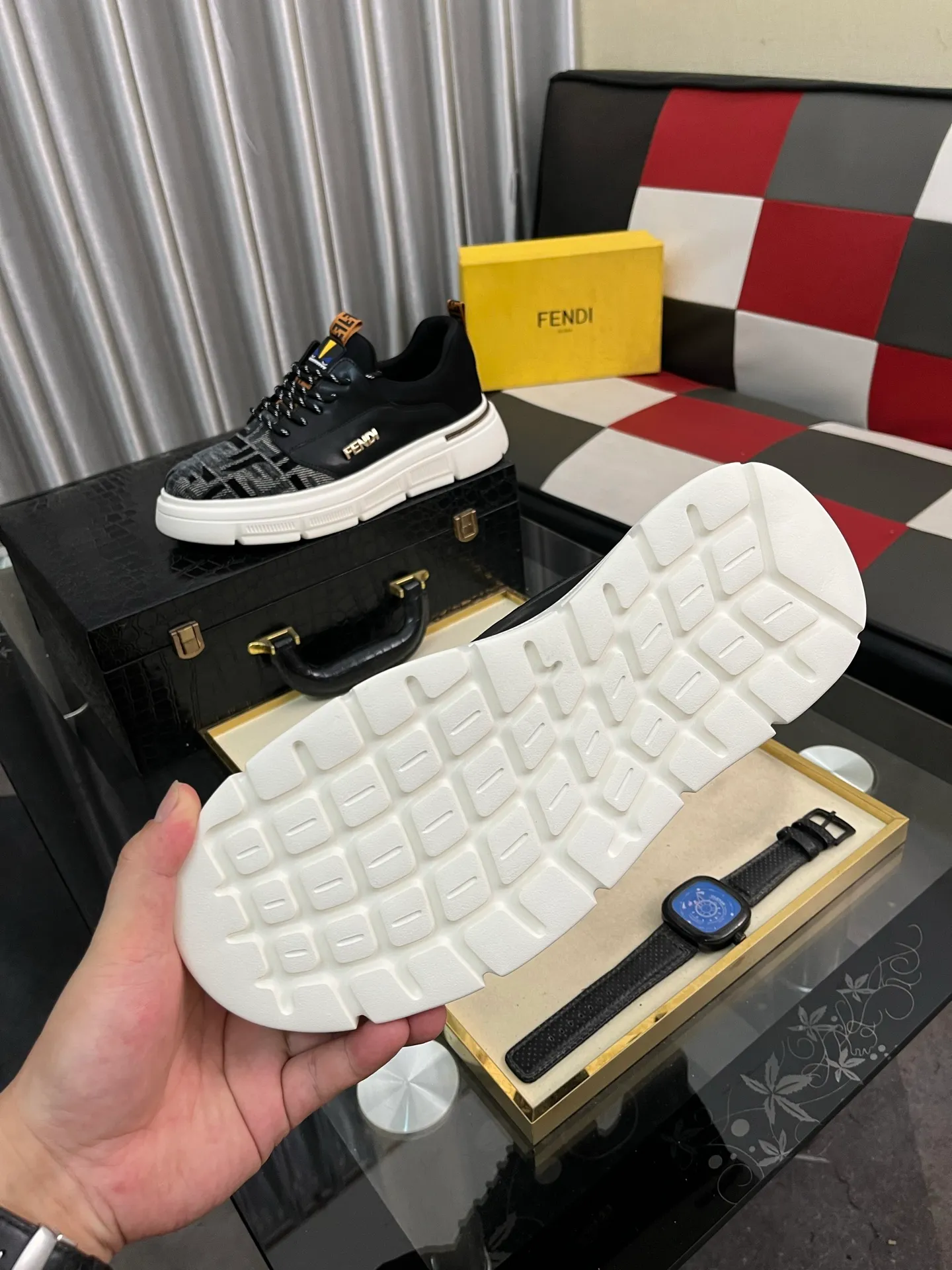 Men's Men's Shoes💰420⌚️⌚️[FENDI] Fendi's classic and comfortable men's, this complex sneaker is made of soft calfskin➕genuine leather lining➕original ultra-light rubber material with rough outsole. This unique light style is suitable for the casual and refined sensibility of this season. It is comfortable and natural on the feet. It is an everyday style for casual travel in autumn and winter! Code number: 38-442️⃣Colors available